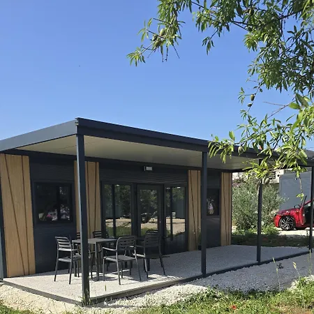 Mia 3, Camp Limoni Sukošan