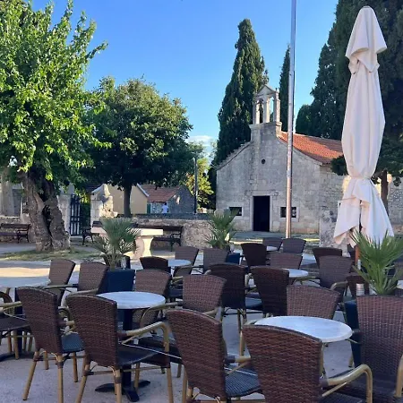 Mia 3, Camp Limoni Sukošan