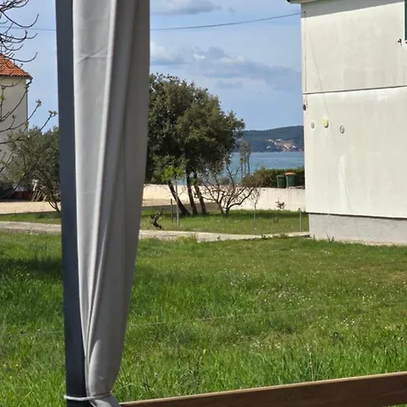 Villa Mia 3, Camp Limoni