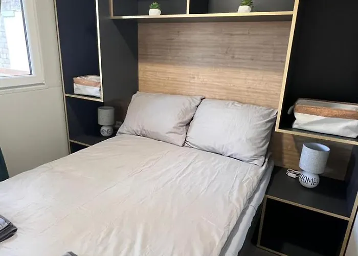 Vila Mia 3, Camp Limoni