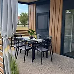 Villa Mia 3, Camp Limoni
