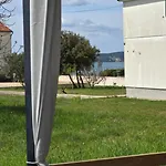Villa Mia 3, Camp Limoni