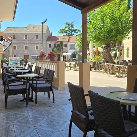 Mia 3, Camp Limoni Villa Sukošan